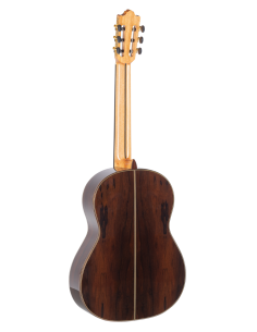 ADMIRA LOLA POR DELANTE 2